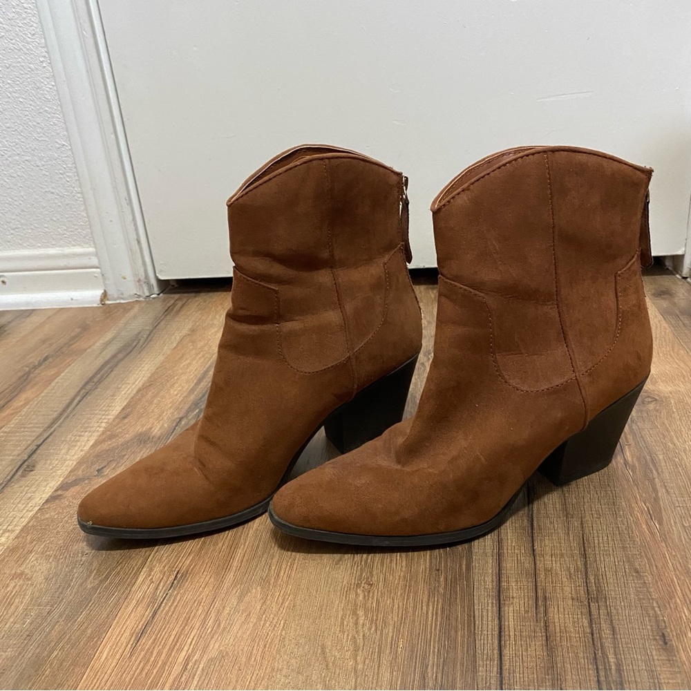 Camel Brown Western Style Heeled Boot, Size 8